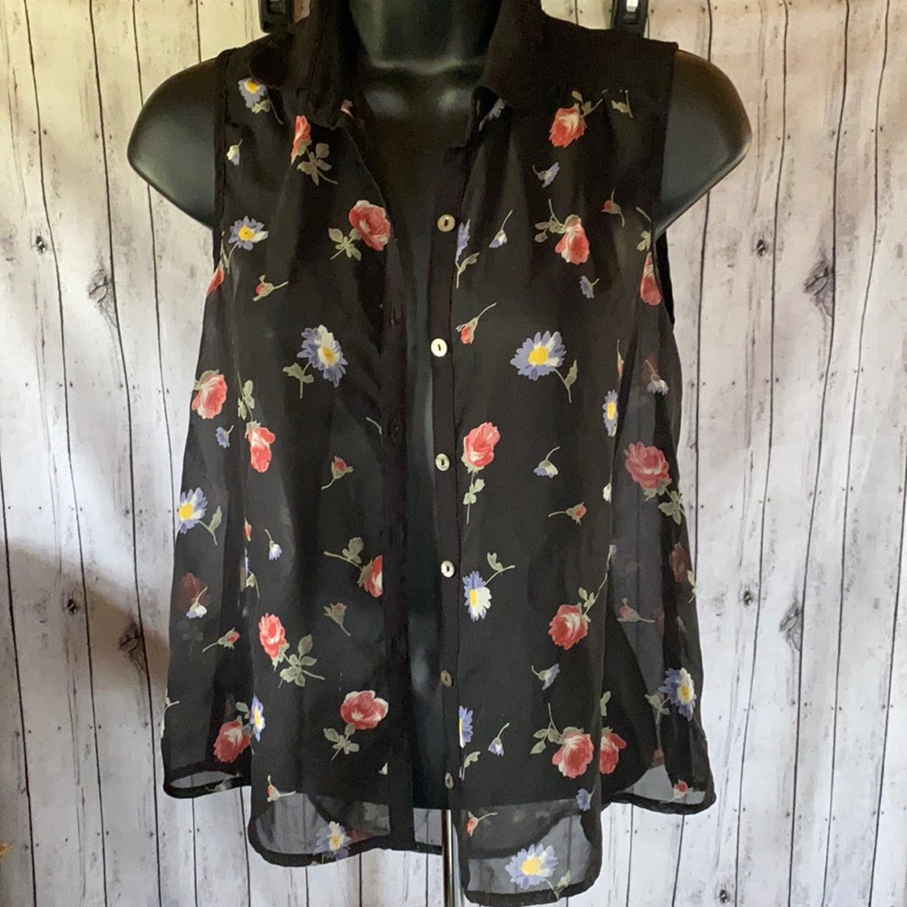 Women’s Flowy Button Up Sleeveless Top Wet Seal Size XS